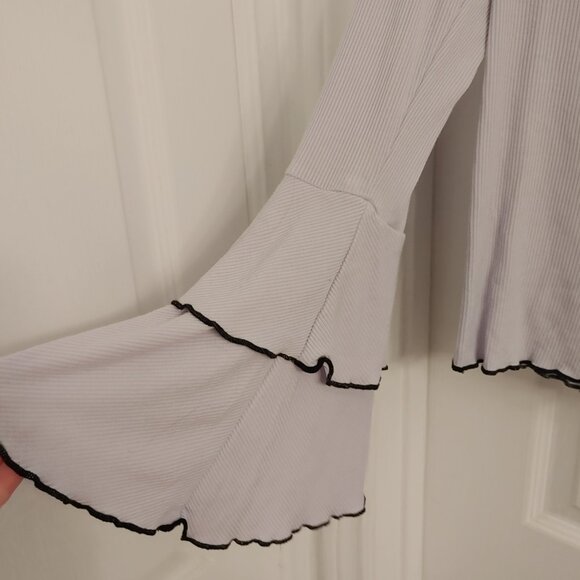 Bell Sleeve Crop Top - Picture 2 of 3